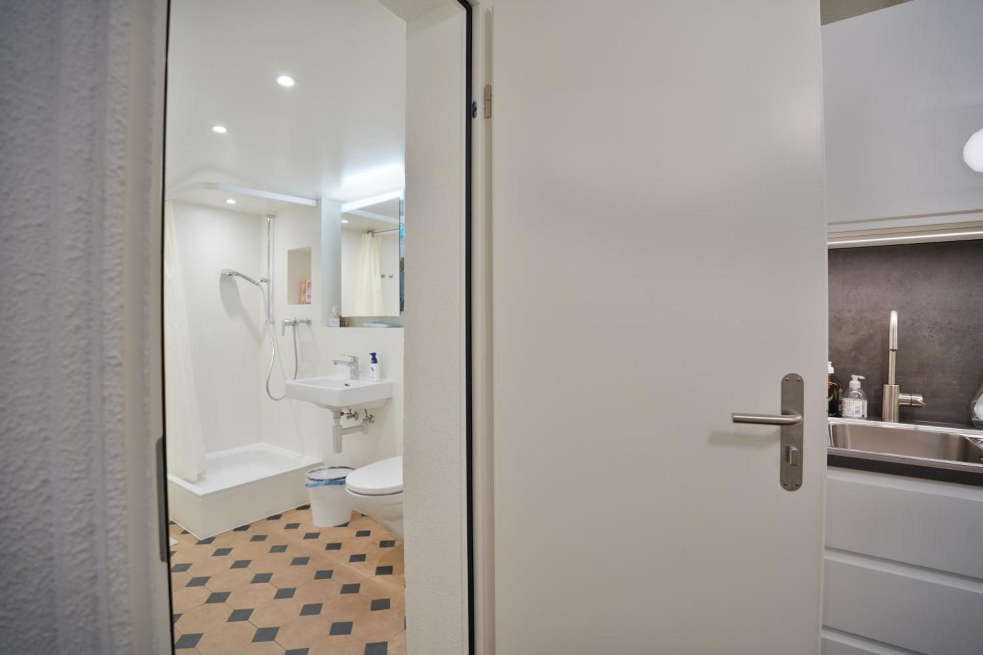 Cozy City Center, 4 Bedroom- 120Sq, 5Min Walk To Main Station Basel Luaran gambar